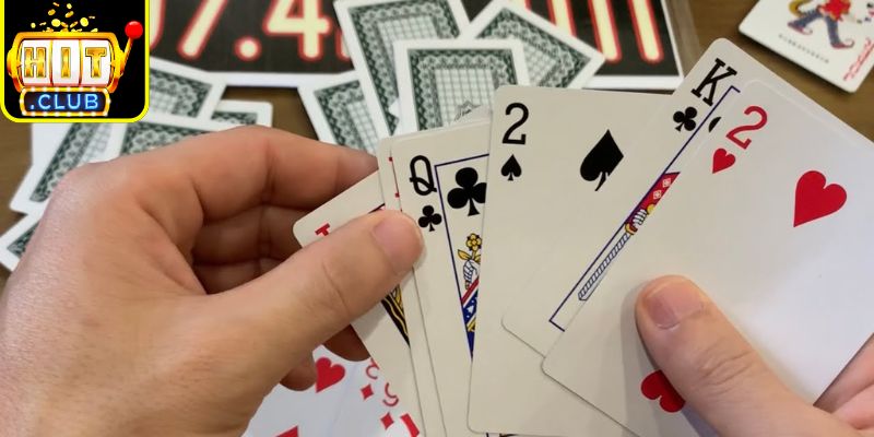 Sâm Lốc Online Hitclub - Cách Thức Vận Hành Bàn Chơi 2 Quy tắc kết hợp thẻ để tạo tổ hợp mạnh